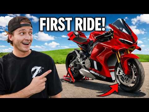 FIRST RIDE on the NEW Ducati V4S!