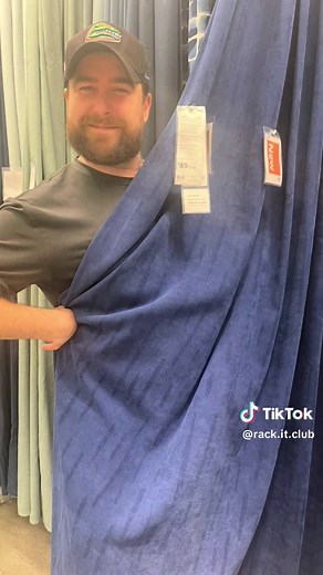 Rack It Club: A Sustainable Fashion Hub in Melbourne