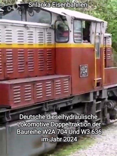 Deutsche dieselhydraulische Lokomotive Doppeltraktion der Baureihe W2A 704 Und W3 636 im Jahr 2024.