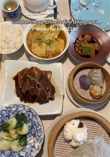 Best fine dining lunch deals in London… bougie spot with high quality food but small price & you are going to leave with a big tummy 😭🤰 Plan this for the last few days of Lunar New Year if you are craving for some quality Chinese food with aesthetic traditional Chinese environment! #londonfood #londonchineserestaurant #londoncheapeats #londonchinatown #londondimsum