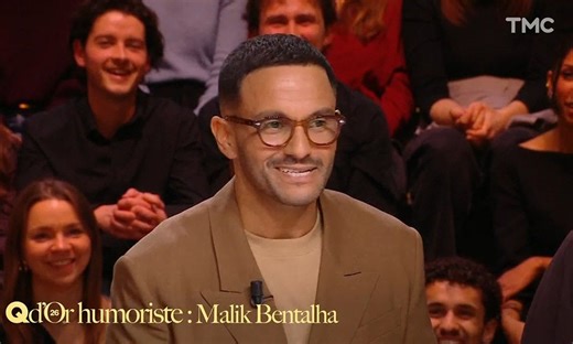 Malik Bentalha reçoit le Q d'Or du meilleur humoriste masculin