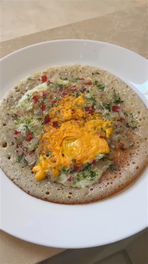 Pavithra Narayanaswamy on Instagram: "Egg dosa 🍳#eggedose #egglovers"