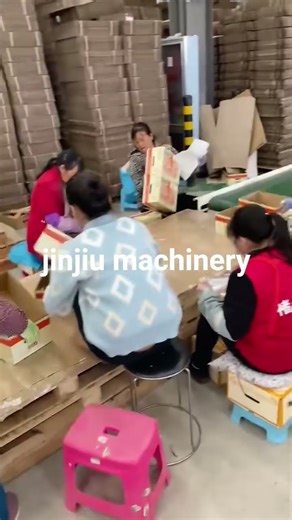 Our lid base box forming machine working in customer's factory.Any interests,contact us! #box#citrus