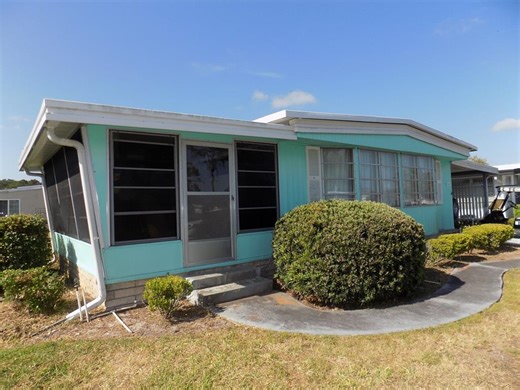 323 Hawthorne Blvd, Leesburg, FL 34748 - MLS G5096411 - Coldwell Banker