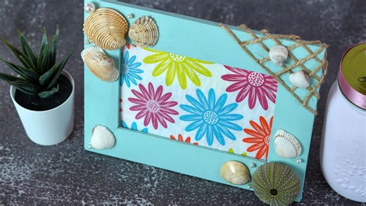 Craft a seashell picture frame with summer vibes