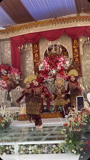 Info Natizen on Instagram: "Lage Lam Pilem India🤣🤣"