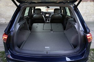 How to fold back seats on VW Tiguan