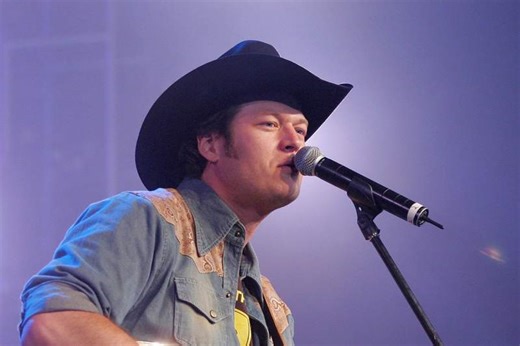 Here’s How Blake Shelton Scored a No. 1 Hit With His Debut Single