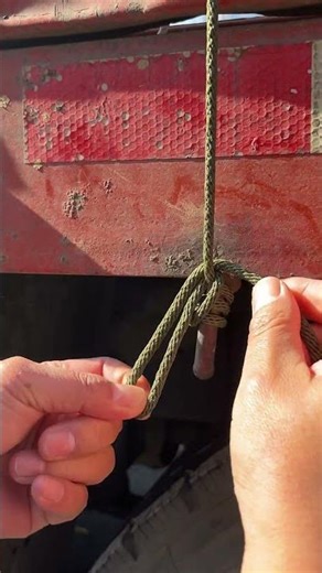 Crazy Simple Lock Knot! 💪 #truckersknot