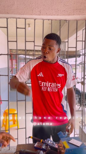 50K views · 578 reactions | Arsenal fan came to repair he’s phone in my shop and this happens @Arsenal @PSG | Local phone repair’s | Facebook