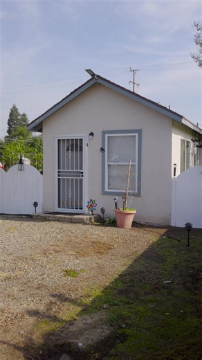 Affordable 2 Bed, 1 Bath Home in Woodlake, CA for $215,000