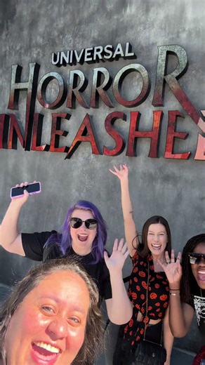 The highly anticipated Horror Unleashed! It was so much fun going with all the girls, we went during an earlier time without a lot of lines and the mazes were definitely work the cinematic quality. We’re doing Paranormal Cirque next, I’m behind a few posts too 🖤