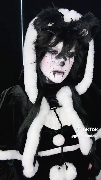 Panda Costume Makeup Tips for Cosplay Enthusiasts