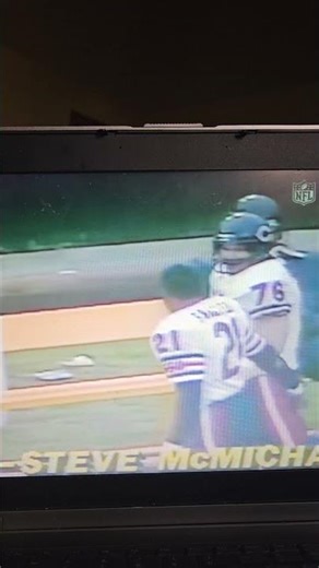 McMichael gets the safety. (1985) Chicago Bears Highlights