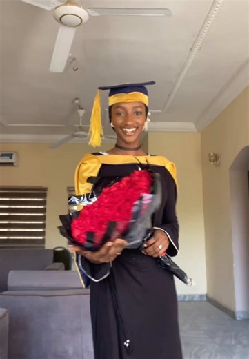 Best Computer Science Graduate Celebrates Achievement
