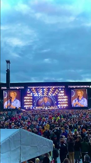 Katri Helena: Katson sineen taivaan. Viimeinen konsertti 17.8.2025.#katrihelena #katsonsineentaivaan