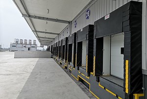 [Hot Item] Industrial PVC Fabric Warehouse Adjustable Canopy Vehicle Loading Dock Door Shelter Retractable Dock Door Seal for Loading Bay