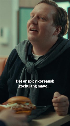 27 reactions | Nu er der endnu mere grund til at invitere din date på Burger King! Prøv den nye Gourmet Korean Gochujang med spicy gochujang mayo, cremet coleslaw og sprødt kyllingebryst. | Burger King Danmark | Facebook