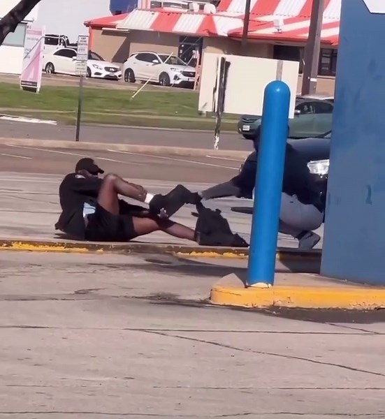 Texas Brinks Cash Transport Guard robbed at gunpoint and stripped!