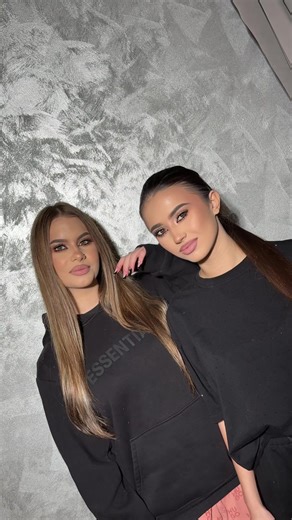 🚨 Cursuri de make up acreditate🚨 🌸Ianuarie :19;26 🌸Februarie :2;9;18;23 🌸Martie :2;9;16;23;30 🌸Aprilie :6;13;20;27 🌸Mai:4;11;18;25 🌸Iunie: 1;8;15;22;29 🌸Iulie :6;13;20;27 🌸August:3;10;17;24 Cursul se desfășura pe o perioada de 7 zile Ce veți deprinde in urma acestui Curs : 📌tendințele actuale de makeup 📌tehnica corecta pt pregătirea tenului 📌conturarea corecta a fetei 📌 prelucrarea corecta a decolteului 📌 machiajul corect in funcție de forma ochilor și a fetei 📌 tehnica realizare