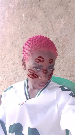 Vidéos de Sarah La star (@sarah.la.star782) avec son original - World_Spotify