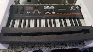 Akai Professional Miniak Virtual Analog Synthesizer With Vocoder