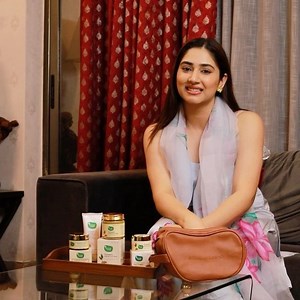 Disha Parmar Vaidya on Instagram: "An ayurvedic skincare ritual with @mothersparsh Turmeric Healing Kit is all I trust to reset my skin for a beautifully illuminated complexion after a stress-filled day with long hours shoot that can lead to dull, blemished skin. Indulge your skin with the power of pure Turmeric, found in @mothersparsh Turmeric Healing Kit, which helps in treating hyperpigmentation, fades dark spots & gives you an unparalleled glow! Turmeric Healing Face Ubtan, A natural exfolia