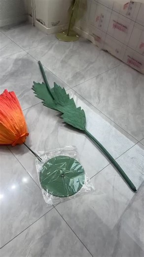 Aurora.Flowerart.China on Instagram: "Once you receive the giant paper flower, how do you assemble it? It‘s super easy! Watch the tutorial video! #giantflowers #flowerdesign #decorationidea #flowerdecor #paperflower #tutorial #paperartwork"