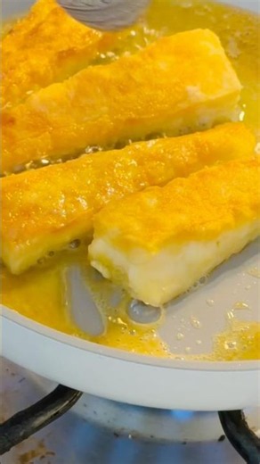 Saganaki with kefalotyri cheese 🇬🇷