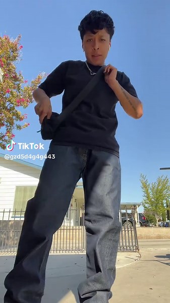 OOTD anddd good morningggg #fyp #wlw #ootd #outfit #jeans | Outfits