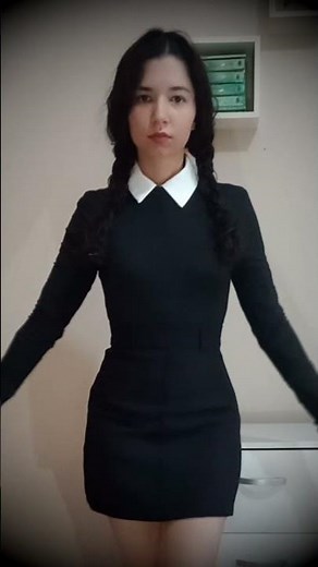 Fantasia de WANDINHA improvisada para HALLOWEEN