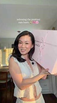 Unboxing the prettiest rain boots 👢🎀🤭