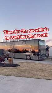 RV Migration Season Has Begun - 3 Must Visit RV Resorts As You Head South For Winter #doubledeckerfam #rvliving #rvlife #rvlifestyle #rvfamily #fulltimerv #rvtravel | The Travel Show