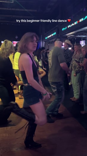this is a good one for our baby line dancers that don’t know where to start ❤️❤️ 🕺: the muddy muddy @gracieinboots #fyp #rodeobelles #linedance #muddymuddy #linedancing
