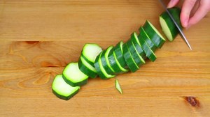 544K views · 5.7K reactions | Fried Zucchini Crisps! DELICIOUS!!!! LIKE Cooking Panda for more AWESOME videos!!! | Cooking Panda | Facebook