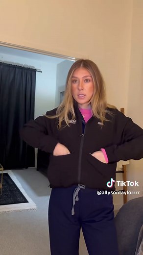 Figs Sydney Scrub Jacket Review & Sizing Try-On