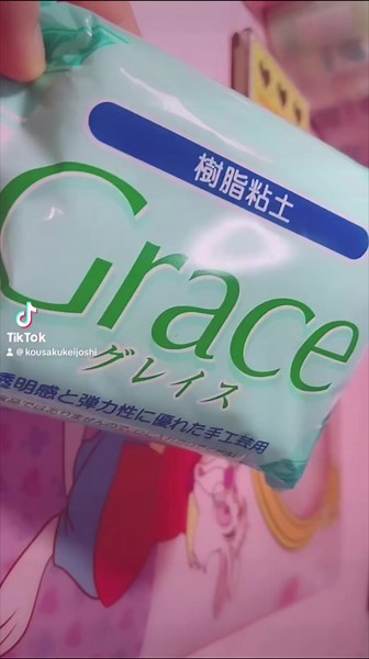 お久しぶりです！！この動画覚えている方いますか？🥹100万回再生されたチーズハットクの作り方動画！4年前の動画なので画質が悪いですごめんなさい🥲音源が削除されてしまったのでもう1度バズらせてください！！ #チーズハットク #チーズハットグ #ミニチュア #おねんどお姉さん #フェイクフード #樹脂粘土 #バズれ #バズりたい #ハンドメイド #ハンドメイド作家 #工作系女子 #アイドル #推しの子
