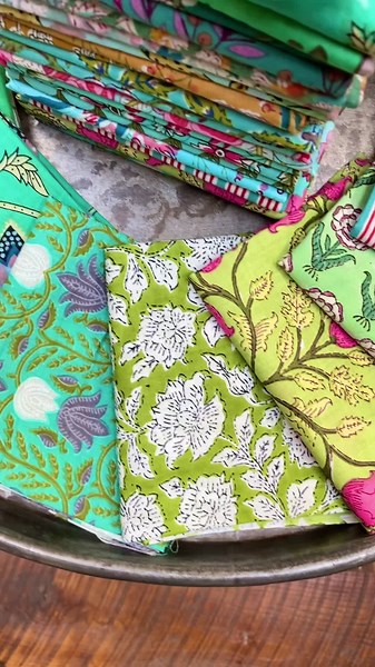 1K views · 101 reactions | I’ll share some video previews for our lovely bundles! This color way is called Frangipani.  | Amy Butler and Blossom Magazine | Facebook