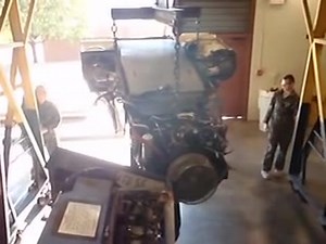 吊起M1A1坦克AGT-1500动力包