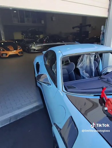 Porsche Windshield Replacement Services Explained