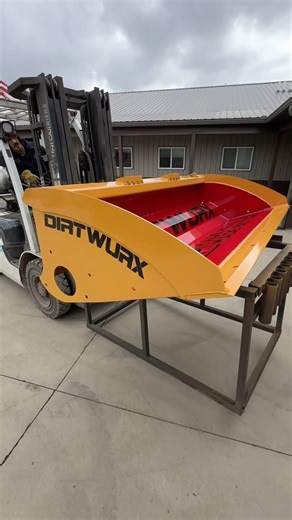 American as it gets. @dirt_wurx will be running 2 Hydra Buckets to round out the @supercrosslive season. This will look 🤌 on their CAT machines under the lights. … #supercross #supercrosslive #sx #mx #motocross #monsterenergy #amasupercross #trackbuild #trackbuilder #sxtrack #mxtrack #hydrabucket #powdercoating #prismaticpowders #harleyrake #powerrake #skidsteers #skidsteer #skidsteerattachments #skidloader #dirtwurx | CMP Attachments