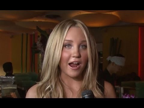 Amanda Bynes Calls Barack Obama and Michelle Ugly!