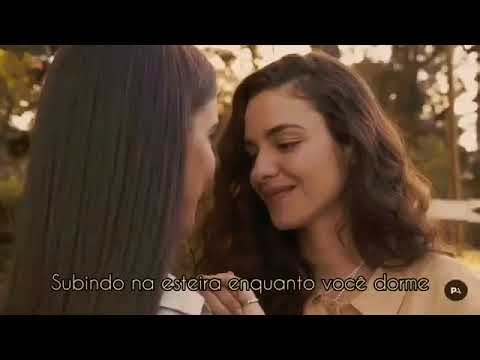 besos lesbians couple love | kissing video