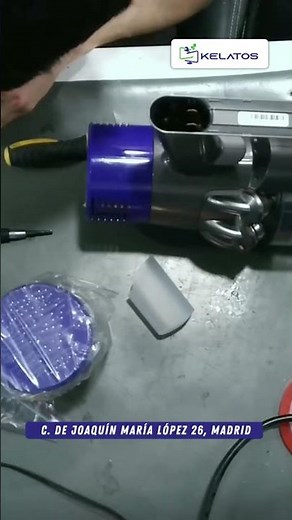 Dyson SV12が掃除中に突然切れる？🔧 バッテリー交換で解決！