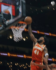 Attacking the rim and crashing the glass 💪💪 More on Saddiq's clutch game ➡️ https://on.nba.com/3u13LNW | Atlanta Hawks