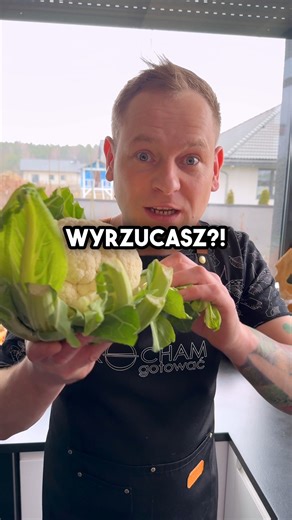 1.4M views · 13K reactions | NIE WYRZUCAJ Liści z Kalafiora, przygotuj sobie pyszną Zupę! Składniki: - liście z 1 kalafiora, - 2 cebule, - 2 ząbki czosnku, - 1 łyżka masła klarowanego, - 1 łyżka mąki pszennej, - 1 litr bulionu, - 1 por, - 1 chili, - 4-5 ziemniaków typ A - 200 ml śmietanki 30% - sól do smaku, - sok z 1/3 cytryny. | Kocham Gotować | Facebook