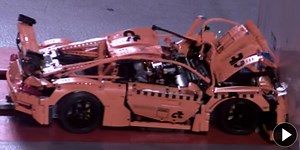 El ADAC realiza un crash test a un Porsche 911 GT3 RS ¡de Lego!