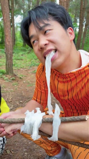 你会像他们这样救助小树苗吗#shorts #family #adventure