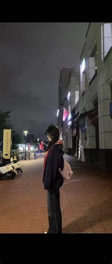 任何人来打扰我学习 我都会停下来和他玩一会 yes就是这样