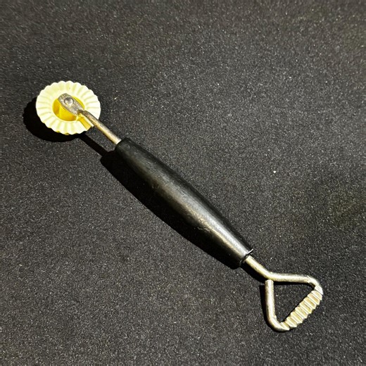 Vintage Pastry Crimper / Pastry Wheel – 7.5” – Metal & Bakelite‑style Handle – Dual‑ended Kitchen Tool - Etsy